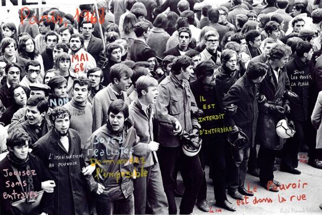 Marcelo Brodsky registrou o maio de 1968, em Paris, e depois fez intervenções que salientam os protestos dos estudantes
