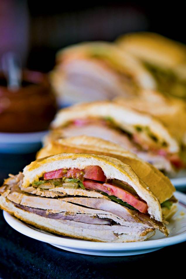 O sanduíche de pernil do Estadão: um dos mais tradicionais da cidade