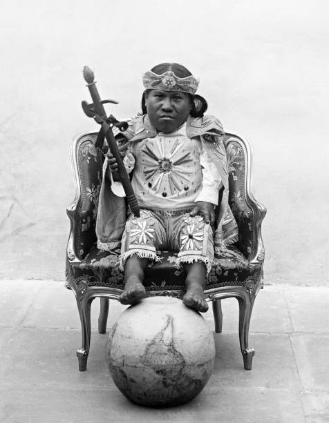 A coleção do boliviano Javier Nuñez de Arco traz uma série de fotografias de anões