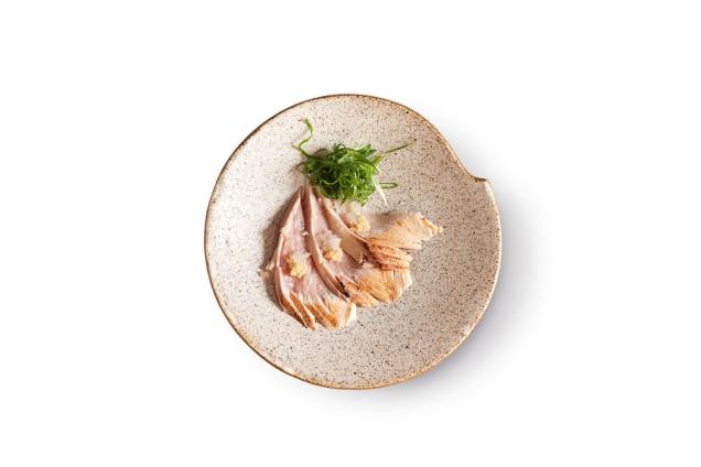 Peixe-serra: transformado em sashimi com nabo e gengibre