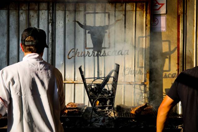 Churrascada: cortes especiais e bebidas servidas à vontade Churrascada: cortes especiais e bebidas servidas à vontade