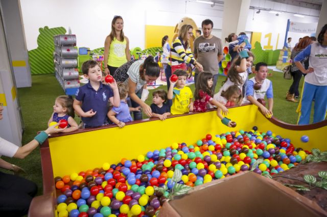 Tiro ao alvo com bolinhas da Luna