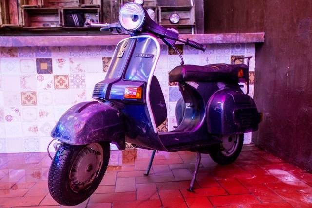 Clube do Desmanche: carcaças e automóveis antigos espalhados pelo espaço Clube do Desmanche: carcaças e automóveis antigos espalhados pelo espaço