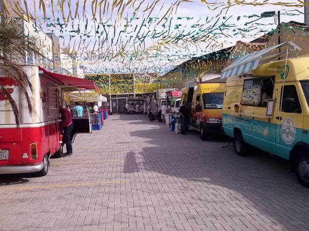 Pátio Gastronômico: espaço reúne food trucks e barracas de comidinhas