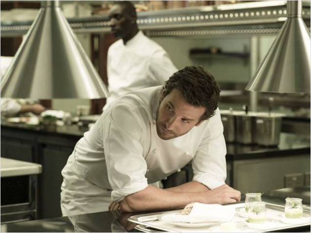 Pegando Fogo: Bradley Cooper interpreta o chefe de cozinha Adam Jones Pegando Fogo: Bradley Cooper interpreta o chefe de cozinha Adam Jones