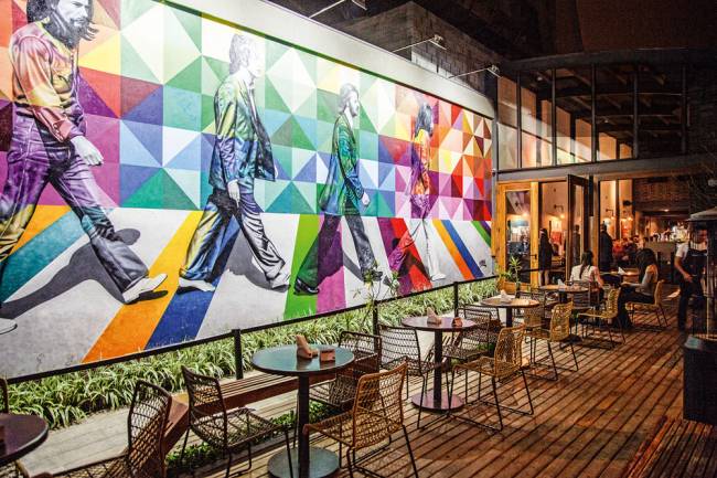 Três bares com vistas deslumbrantes da cidade