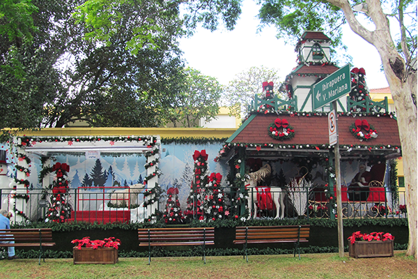 Montada há dez anos na Rua Canadá: decoração de natal organizada pela Crefisa