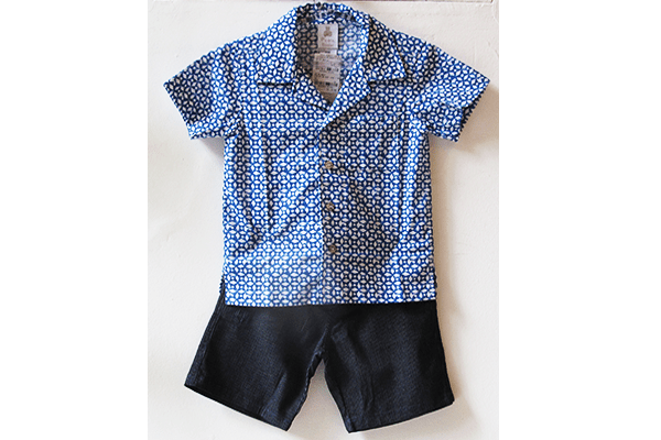 Moda infantil: camisa azul estampada (67 reais) e bermuda jeans (71,50 reais) na Paola da Vinci (Rua Oscar Freire, 958, Jardins)