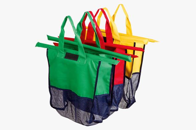 Conjunto com quatro sacolas de compras que se encaixam no carrinho de supermercado