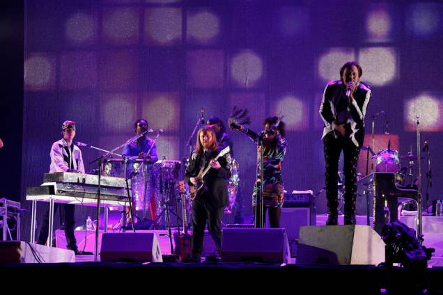 Arcade Fire fez uma apresentação eletrizante para fechar o Lollapalooza 2014 Arcade Fire fez uma apresentação eletrizante para fechar o Lollapalooza 2014