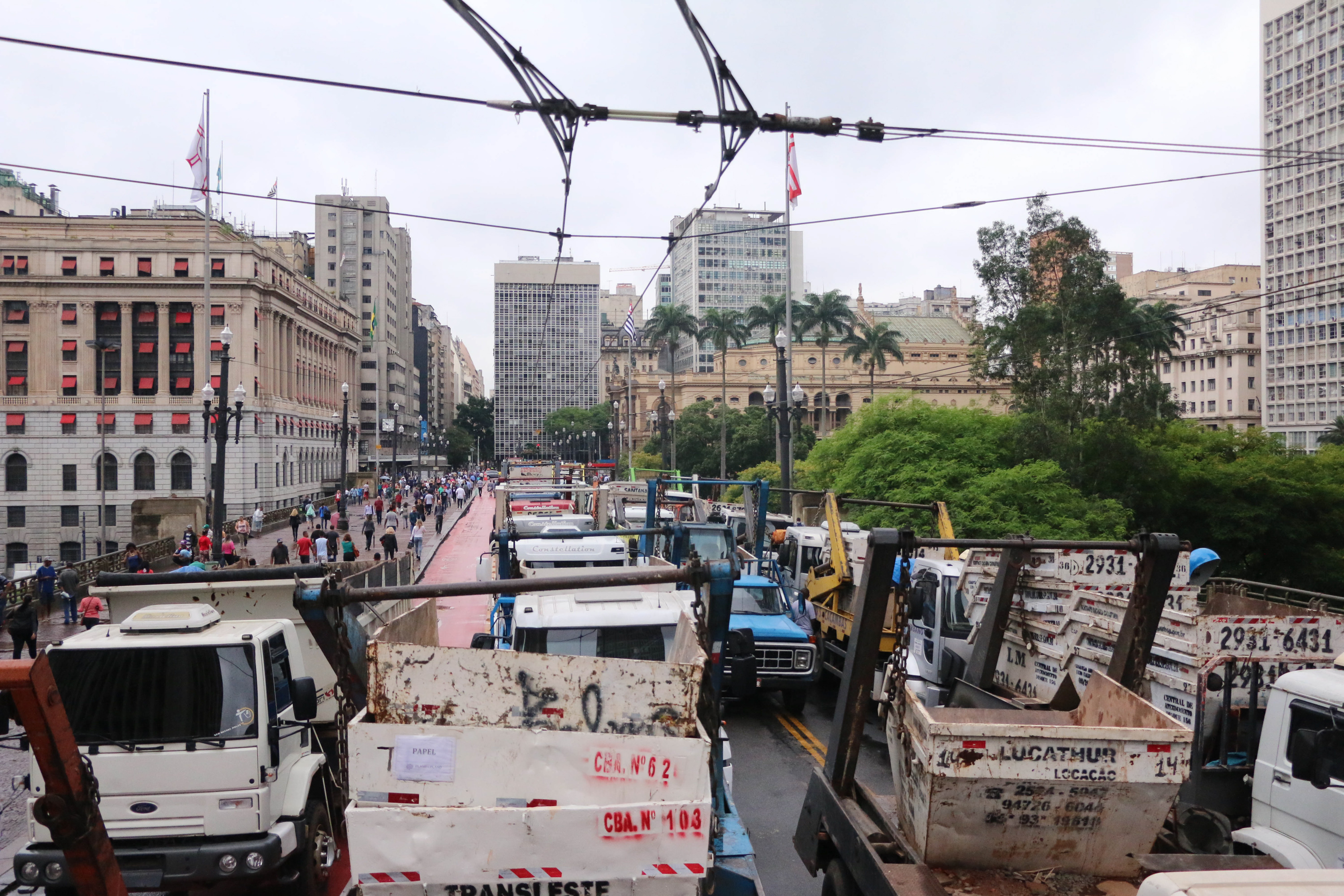 Caçambeiros Viaduto do Chá