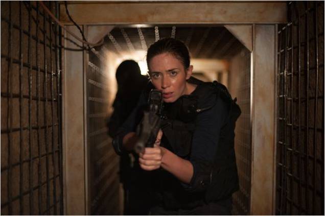 Sicario - Terra de Ninguém: Emily Blunt interpreta Kate Macy, uma agente do FBI