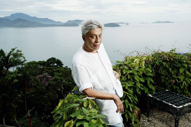 Clodovil em sua antiga casa, em Ubatuba: imóvel irá a leilão judicial Clodovil em sua antiga casa, em Ubatuba: imóvel irá a leilão judicial