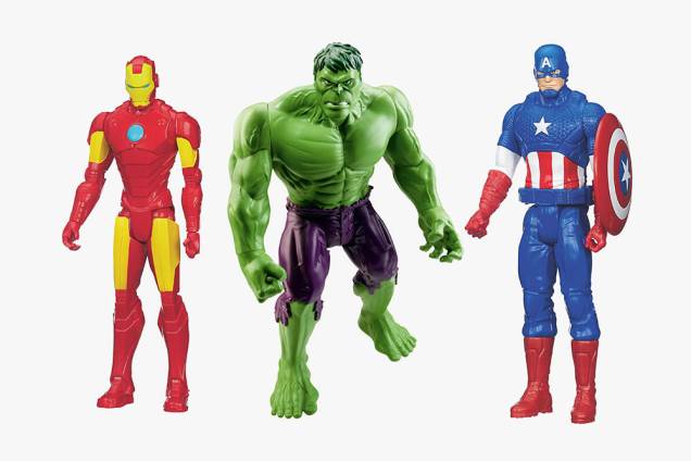 Bonecos do Hulk, do Capitão América e do Homem de Ferro