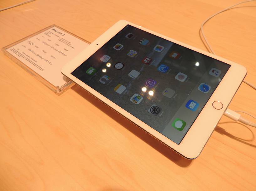 iPad Mini 3, de 16 GB: R$ 1756,00 ou US$ 439,00 (free shop) e R$ 1889,00 (em São Paulo)