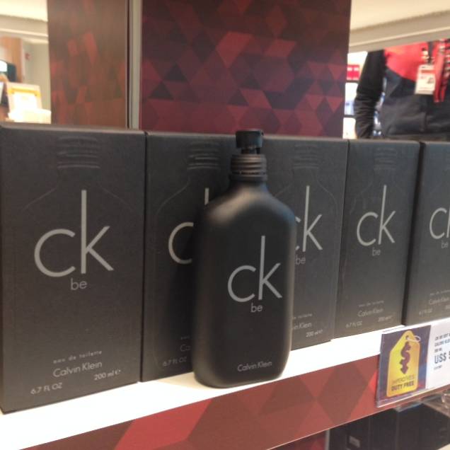 Perfume CK Be, 200 mililitros: R$ 236,00 ou US$ 59,00 (free shop) e R$ 349,00 (em São Paulo)