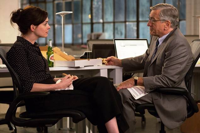 Um Senhor Estagiário: Anne Hathaway e Robert De Niro Um Senhor Estagiário: Anne Hathaway e Robert De Niro