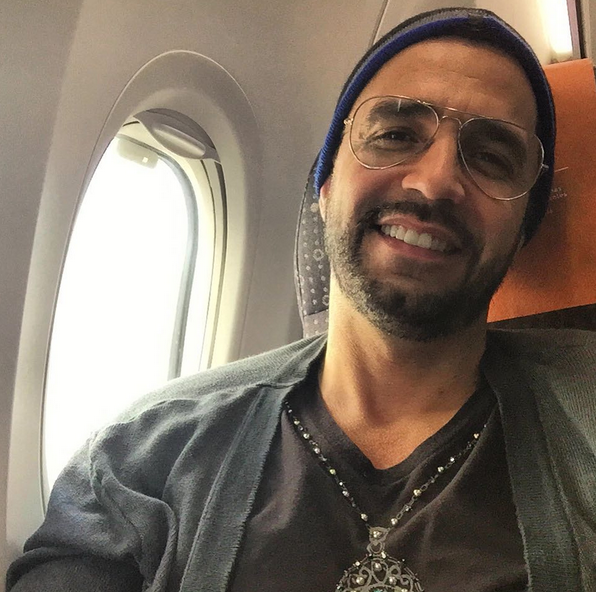 Justiça de São Paulo pede a prisão do cantor Latino