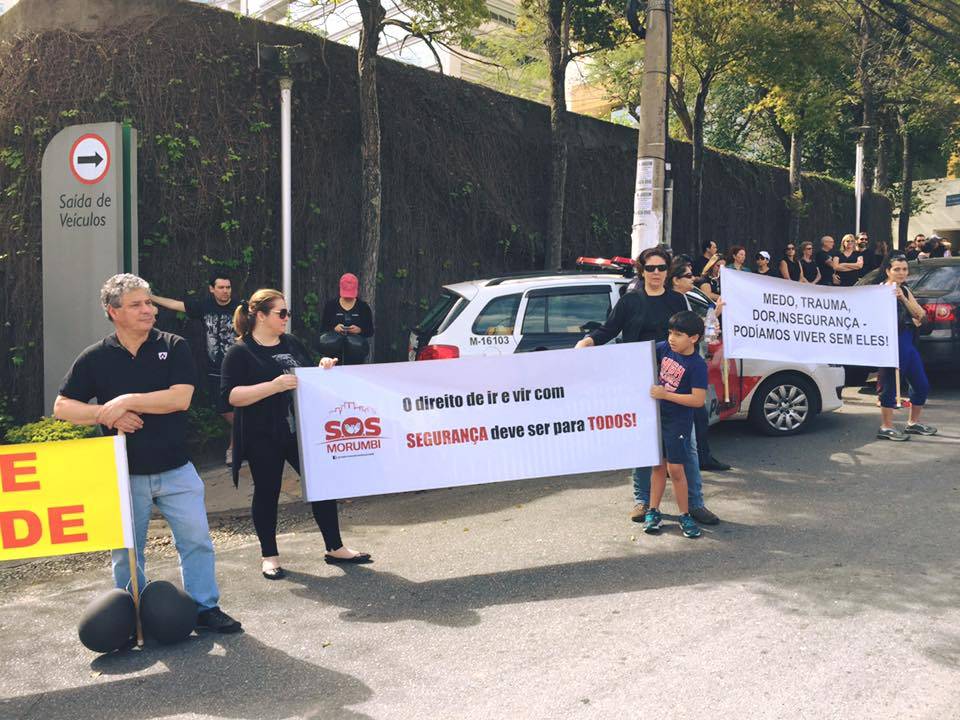 Manifesta&ccedil;&atilde;o no in&iacute;cio do m&ecirc;s pela morte de um morador durante assalto. Moradores do Morumbi criam "Roub&ocirc;metro", para chamar aten&ccedil;&atilde;o das autoridades da viol&ecirc;ncia no bairro