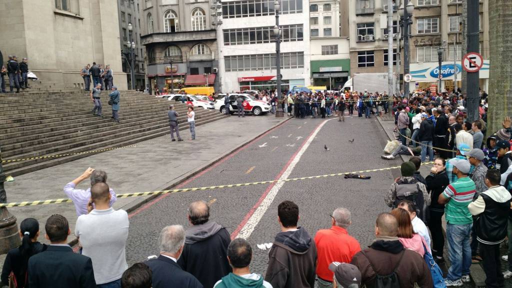 Família diz que viu pela TV morador de rua ser morto na Sé