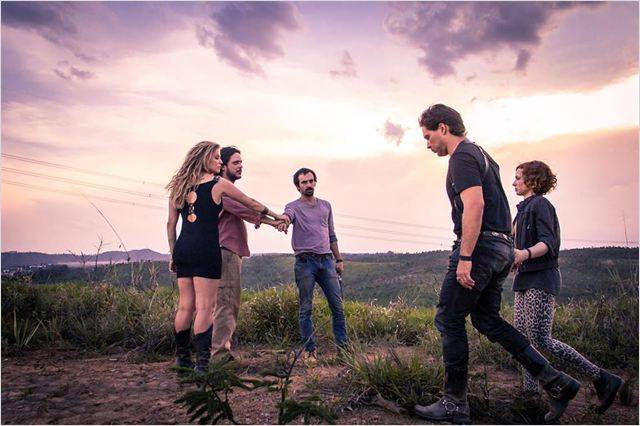 Entrando Numa Roubada: um grupo de amigos em busca de vingan&ccedil;a