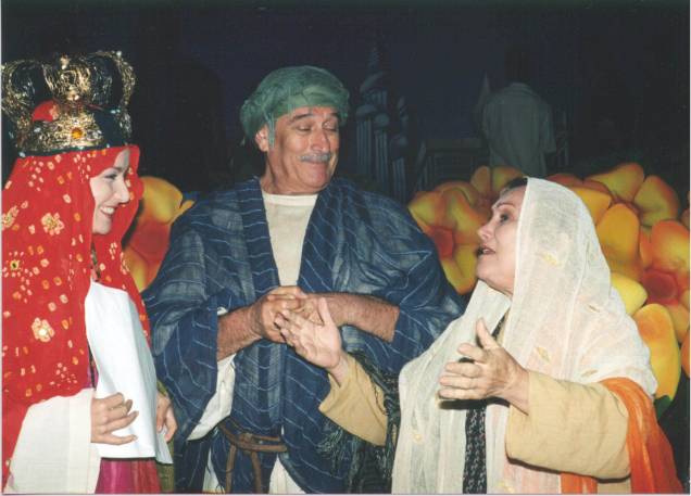 Cena do programa especial de natal, em 1999, ao lado da mulher, Nicete Bruno