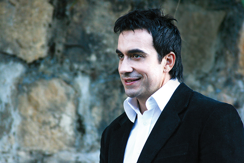 Padre Fábio de Melo dá bronca em torcedora do Cruzeiro no Twitter