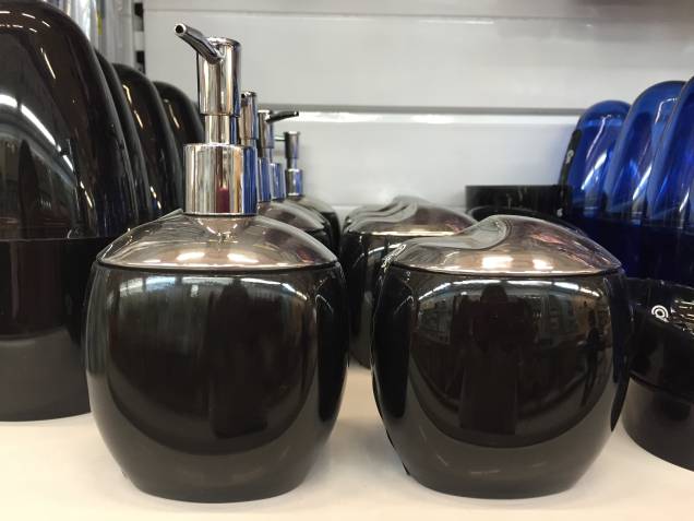 4. Porta Sabonete Líquido 300 ML: R$ 59,00 e Porta algodão: R$ 48,50 4. Porta Sabonete Líquido 300 ML: R$ 59,00 e Porta algodão: R$ 48,50