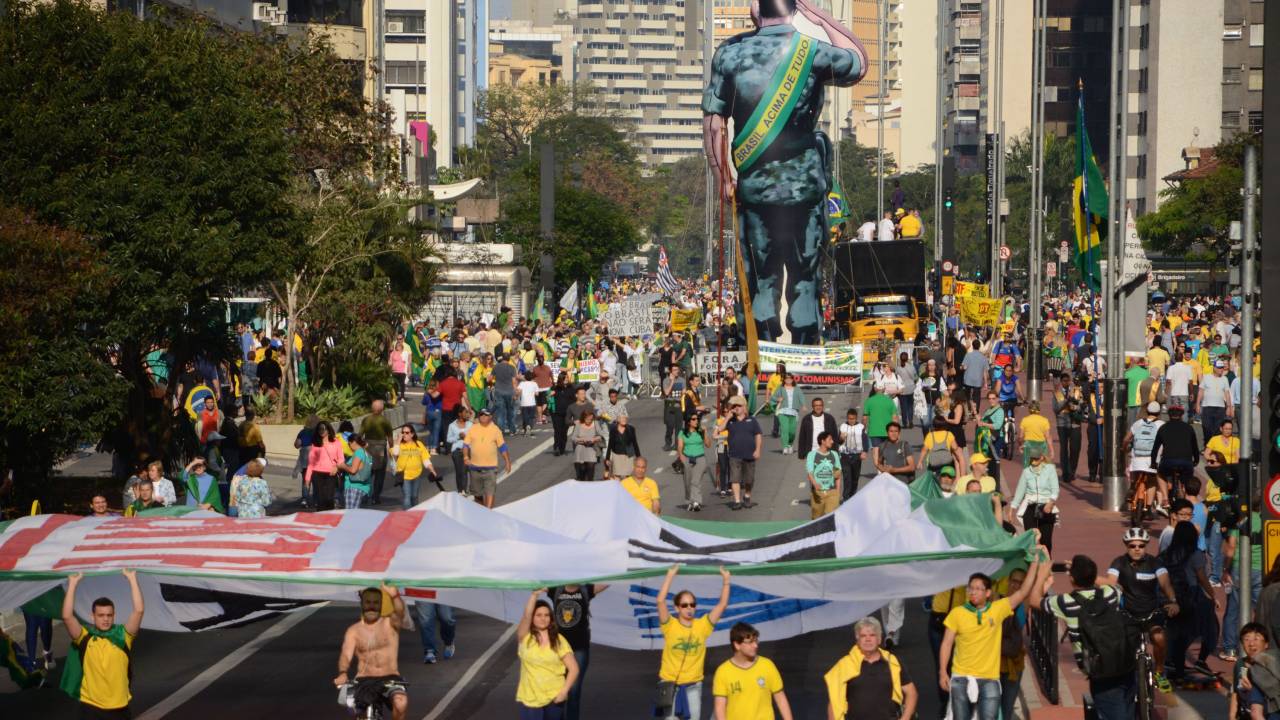 protesto paulista anti dilma vem pra rua avenida paulista