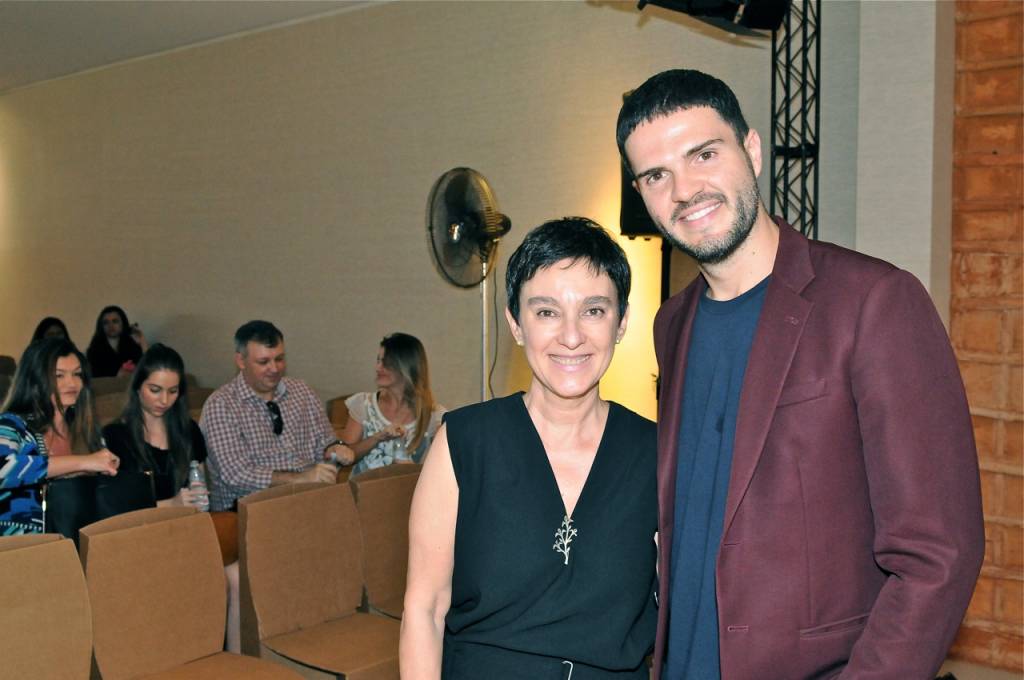 L&iacute;via Pedreira, da Casa Cor, e Guto Requena, designer e palestrante na DW!