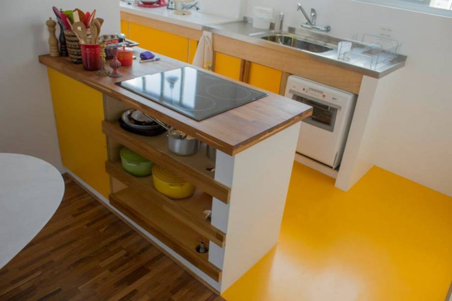 Farpa: balcão para cozinha em apartamento em Pinheiros