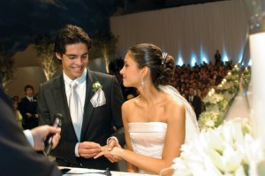 Kaká e Carol na cerimônia de casamento, em 2005 Kaká e Carol na cerimônia de casamento, em 2005