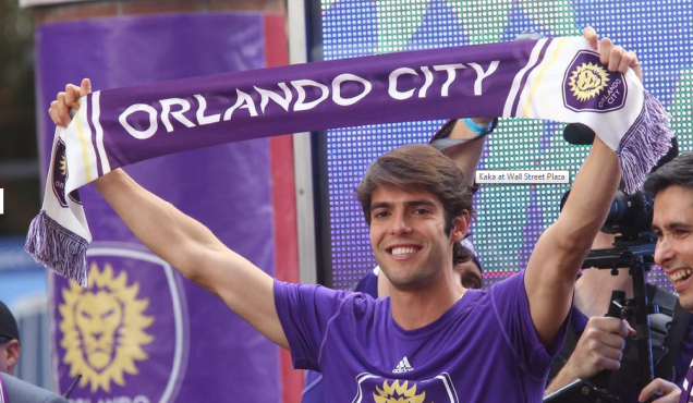 Kaká com a camisa do Orlando City: salário anual de 7,1 milhões de dólares Kaká com a camisa do Orlando City: salário anual de 7,1 milhões de dólares