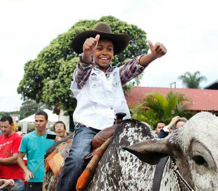 Jean Paulo Campos, o Cirilo (menino pobre que é apaixonado pela patricinha). Idade: 12 anos. Cachê: entre 8 000 e 12 000 reais