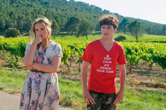 "Meu Verão na Provença": Chloe Jouannet e Hugo Dessioux são obrigados a passar dois meses no interior na companhia dos avós