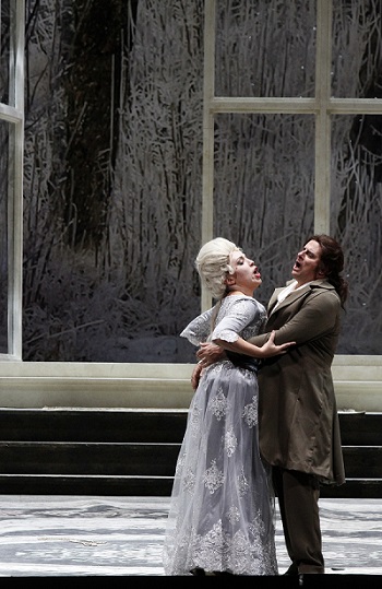 Manon Lescaut (Maria José Siri) e Des Grieux (Marcello Giordani) no ensaio da ópera de Puccini, em cartaz no Teatro Municipal