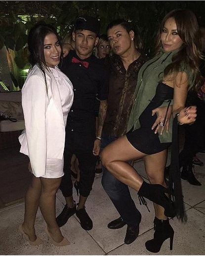 Anitta, Neymar, David Brazil e Sabrina na festa no sábado (4)