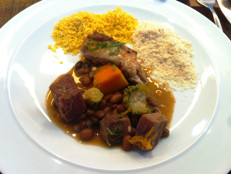 Feijoada esquina mocotó