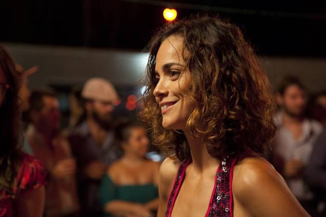 Entre Idas e Vindas: a atriz Alice Braga