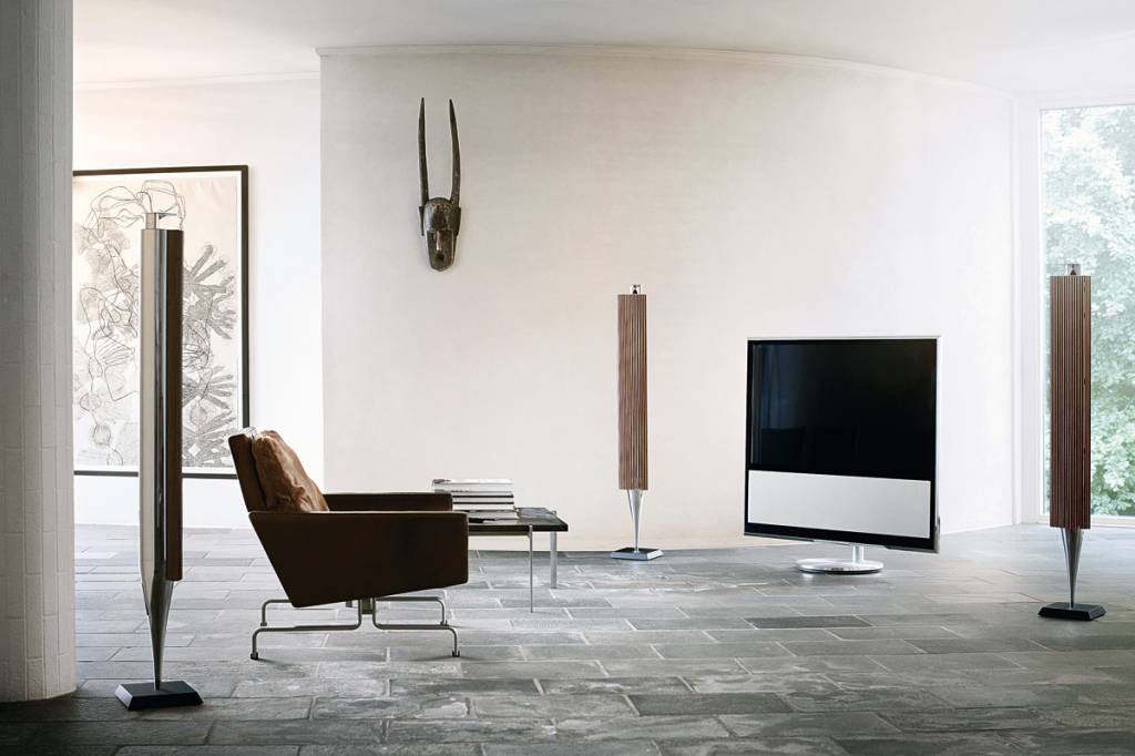 A cole&ccedil;&atilde;o The Love Affair: vers&otilde;es das TVs de 85 polegadas e das caixas de som BeoLab 18,entre outros produtos, na cor ouro rosa