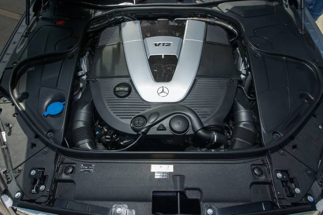 O V12 biturbo com 530 cv: reação instantâneae vigorosa ao acelerar