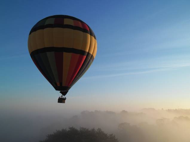 Voo de balão: no Centro Nacional de Paraquedismo