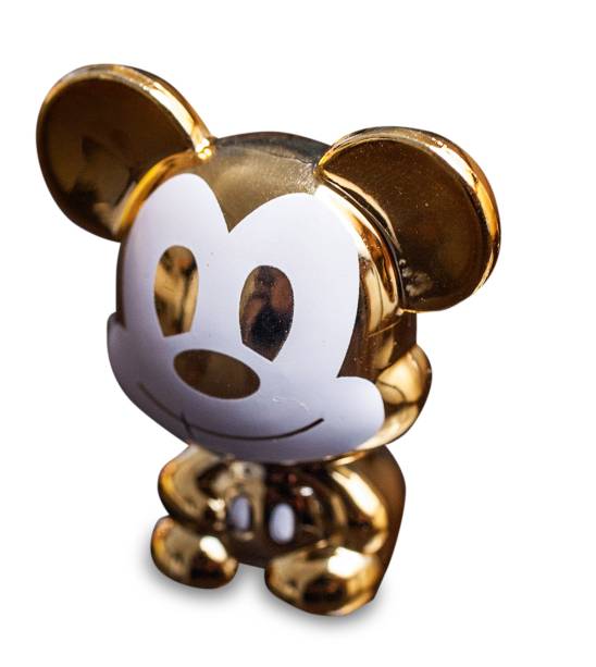 	Mickey dourado: peça chega a valer 80 reais na cotação informal do mercado