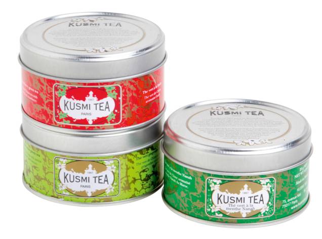 Kit com cinco infusões à base de chá-verde, da Kusmi Tea