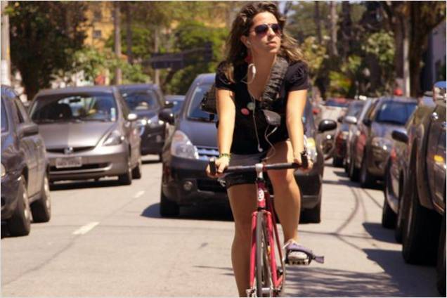 Bikes vs Carros Bikes vs Carros