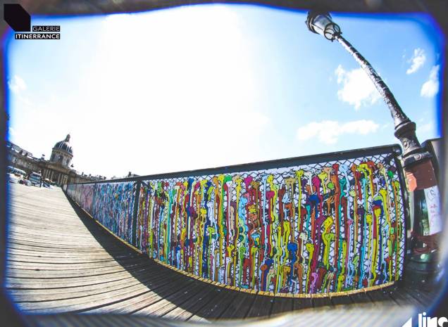 Promovida pela galeria francesa Itinerrance, exposição de arte de rua entra no lugar dos cadeados do amor da Pont des Arts, em Paris Promovida pela galeria francesa Itinerrance, exposição de arte de rua entra no lugar dos cadeados do amor da Pont des Arts, em Paris