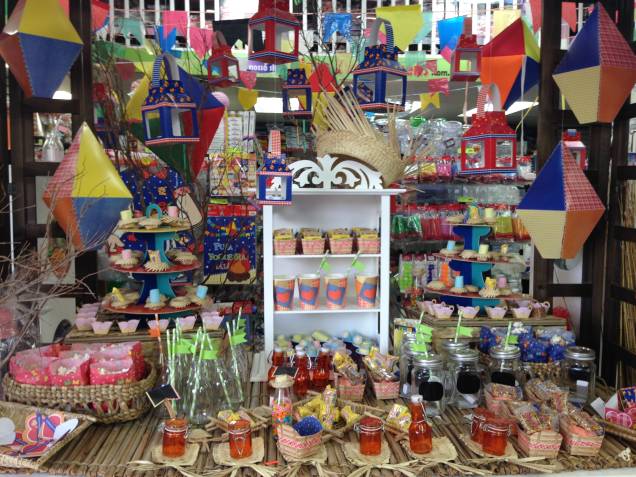 Dica de decoração para mesa junina da loja Rizzo Embalagens e Festas