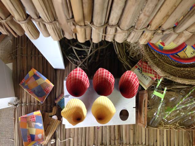 Rizzo Emabalagens e Festas: cones para colocar petiscos como amendoins e pipocas ou para decorar (R$ 22,90 a embalagem com 24 unidades)