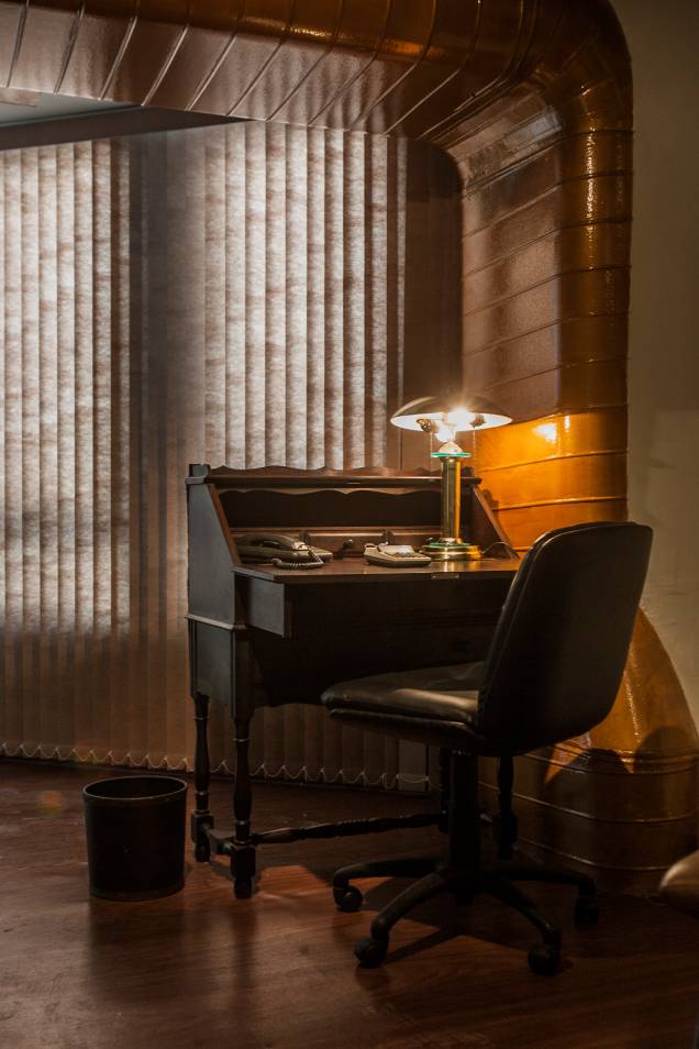 Detalhe da sala que imita um banco clandestino Detalhe da sala que imita um banco clandestino