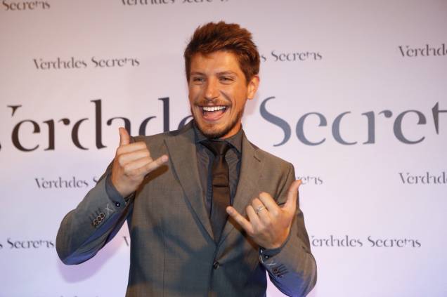 Christian Villegas será Leo, um modelo de sucesso que topa qualquer tipo de trabalho Christian Villegas será Leo, um modelo de sucesso que topa qualquer tipo de trabalho